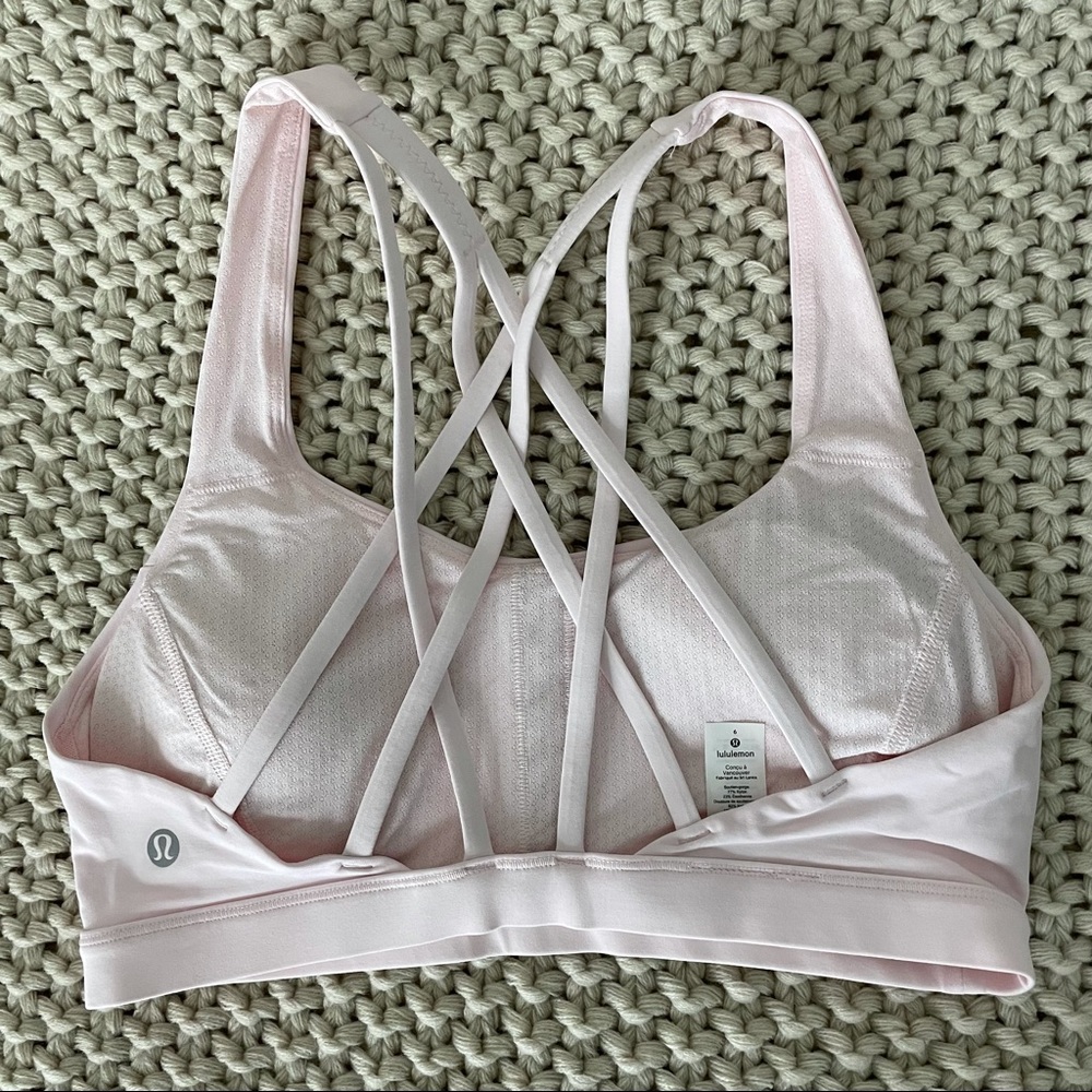 Lululemon Free to Be Serene Bra